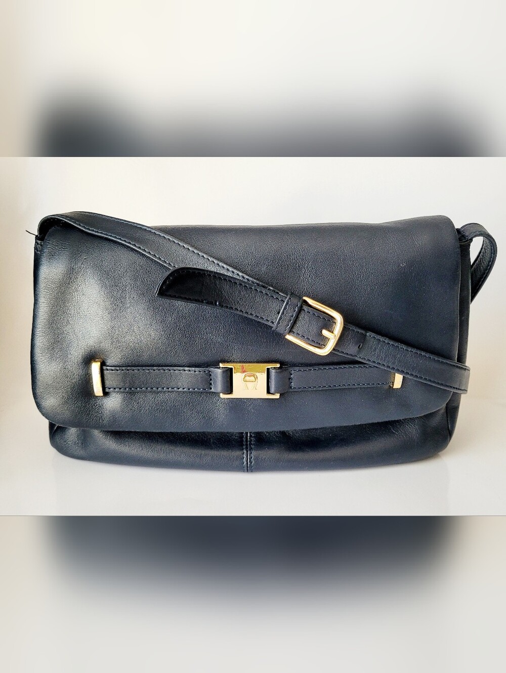 Etienne Aigner Gowhide Genuine Leather  Shoulder Bag 11"×7"×4" Navy Blue